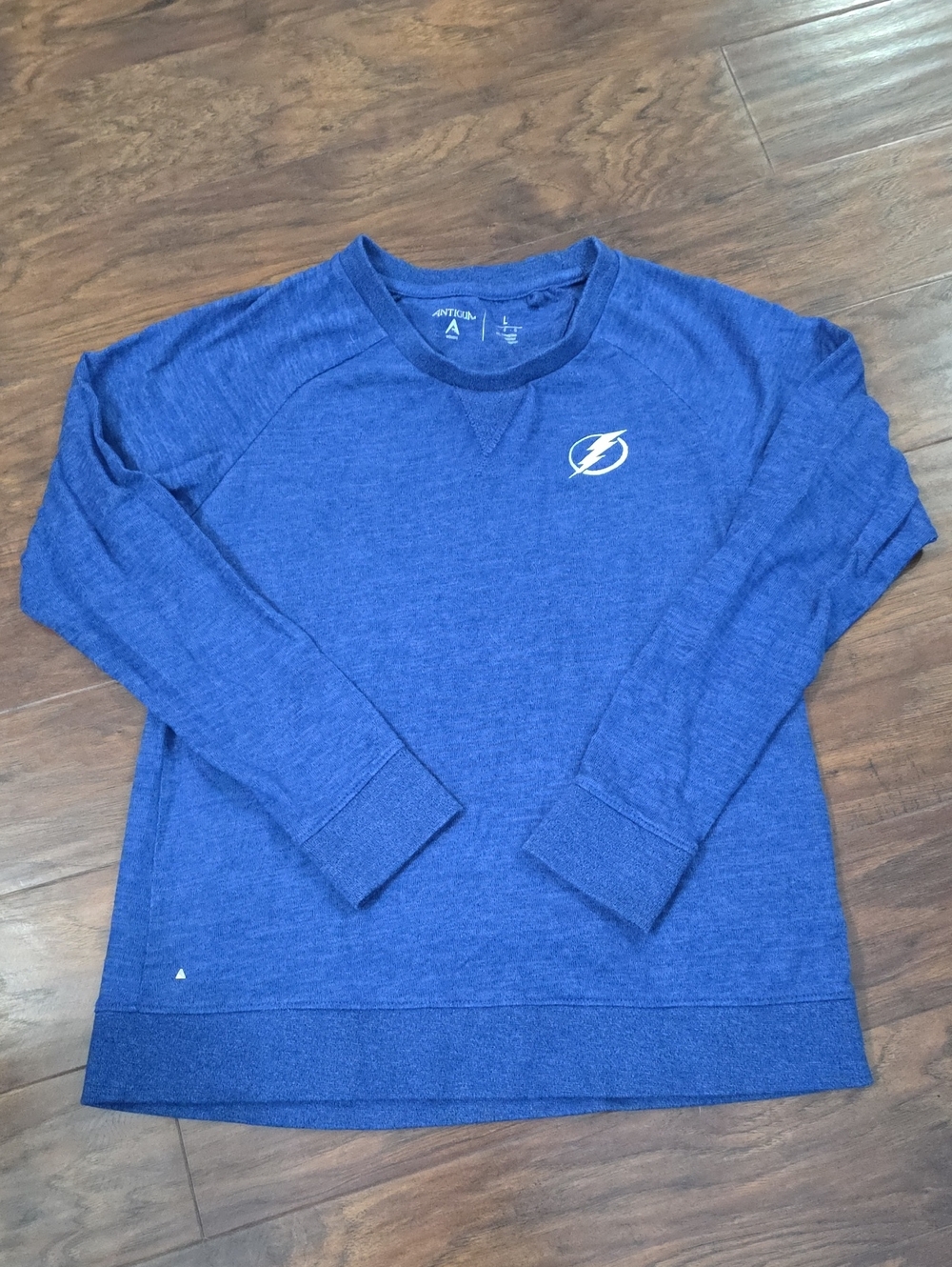 Tampa Bay Lightning Blue Pullover Lightweight Jersey Sweatshirt Large Like New!